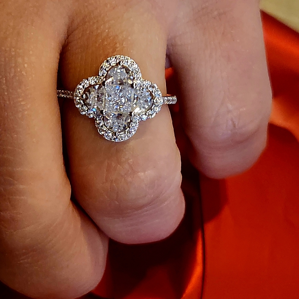 Charm Luxury Clover Silver Color Ring.Moissanite stone S925 Sterling Silver.